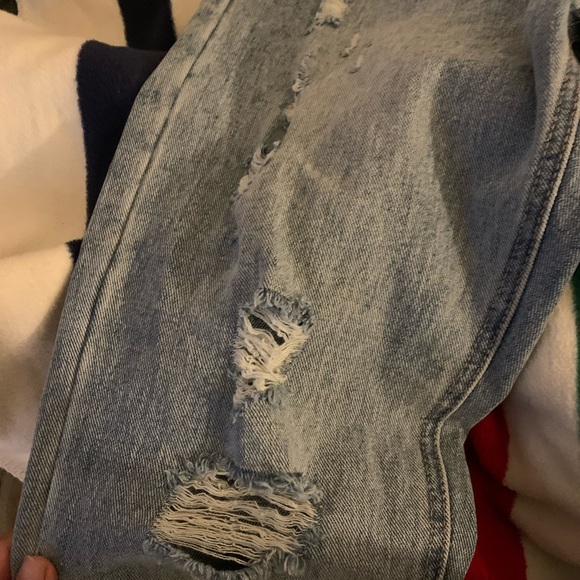 High Waisted Distressed Zara Jeans - Picture 4 of 5